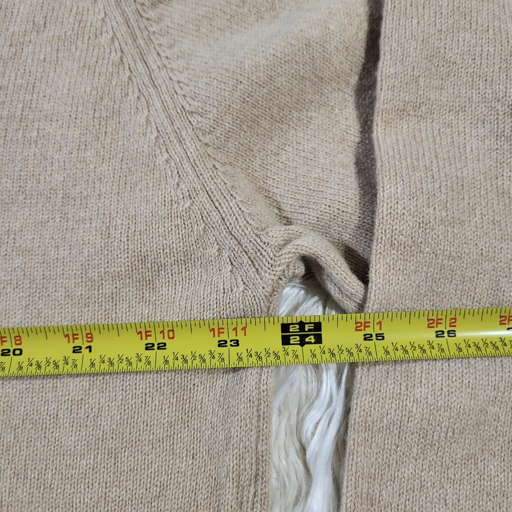 J. McInerney, Ltd. Lambswool V-Neck Sweater Made in Hawick Scotland Size 46 - Picture 8 of 15